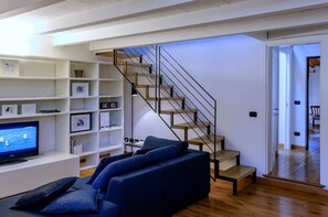 Apartment, 3 Schlafzimmer (Location: Via Dell'Orto 39) | Wohnbereich | 43-Zoll-Flachbildfernseher mit Kabelempfang, Fernseher