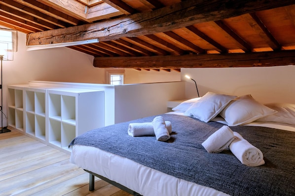 Appartamento, 3 camere da letto (Location: Via Dell'Orto 39) | 3 camere, ferro/asse da stiro, culle/letti per bambini (a pagamento)