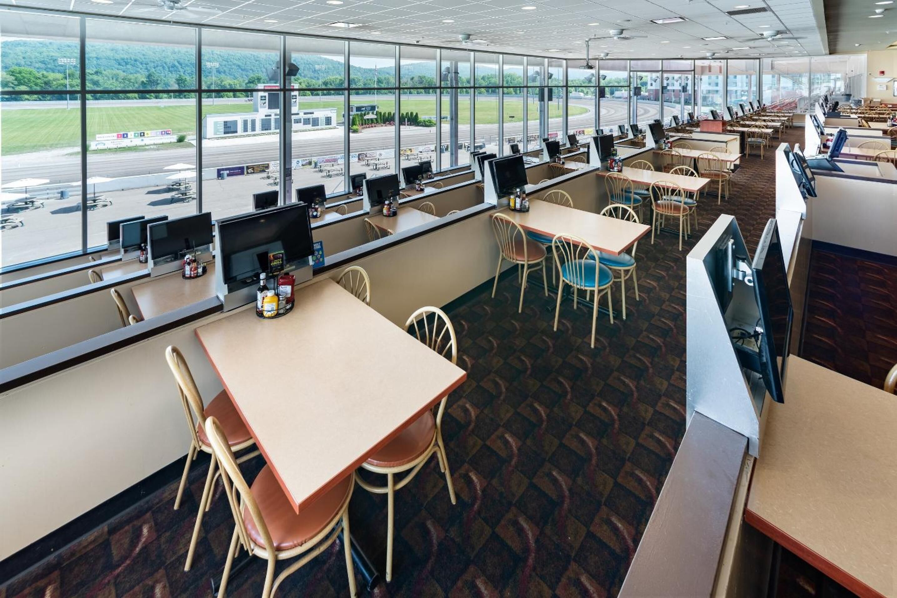 4 restaurants, breakfast, lunch, dinner served; american cuisine