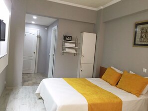 Standard-Doppelzimmer | Wohnbereich | LCD-Fernseher