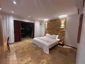 公寓 (Vista Piscina) | 迷你吧、客房內保險箱、筆電工作空間、遮光布/窗簾