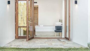 Double Room | Premium bedding, minibar, in-room safe, desk