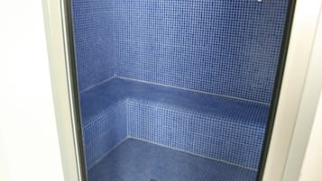Apartamento, 2 quartos, vista para o mar | Chuveiro