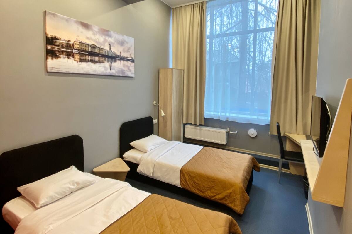Standard Twin Room | Individually decorated, desk, blackout curtains, iron/ironing board