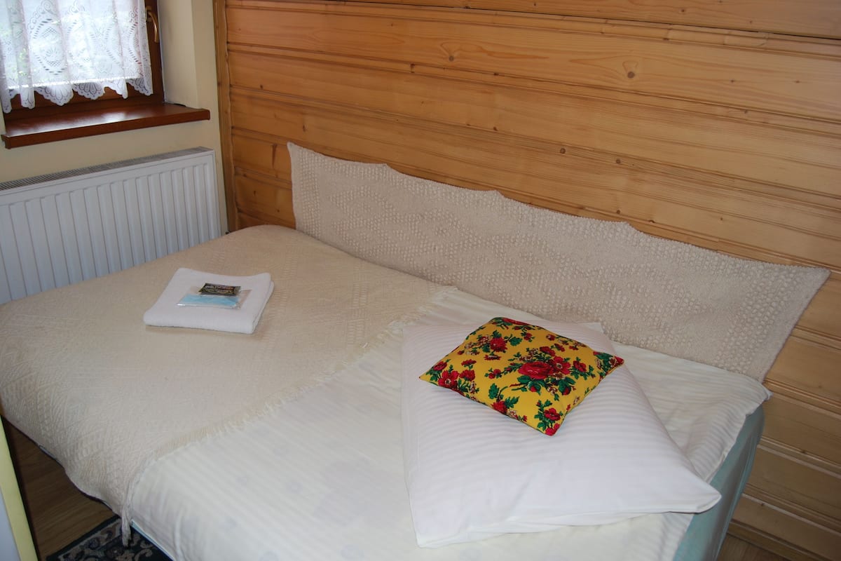 Eenpersoonskamer | Luxe beddengoed, een kluis op de kamer, individueel gedecoreerd