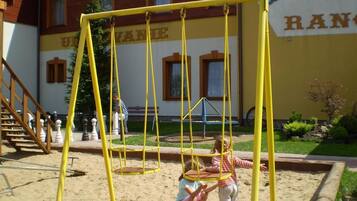 Außen-Kinderspielplatz