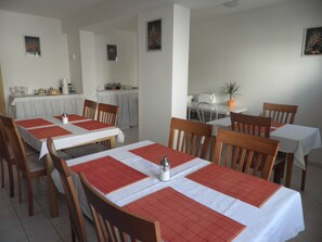 Desayuno buffet incluido todos los días