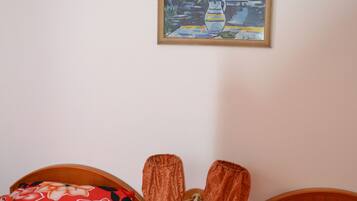 Kamar Double atau Twin, balkon | 1 kamar tidur, meja kerja, dan setrika/meja setrika