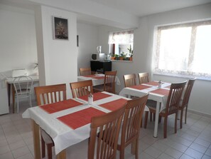 Tägliches inbegriffenes Frühstücksbuffet