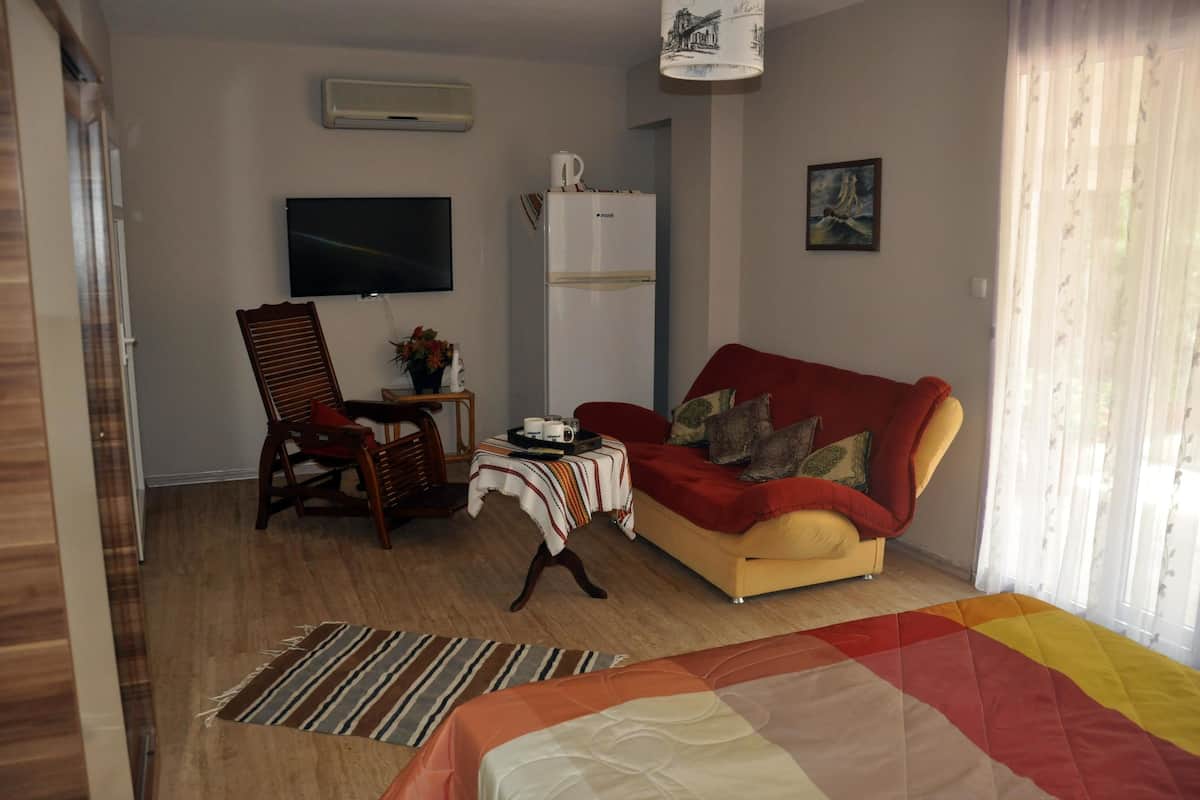 Chambre Quadruple Confort, 1 chambre, accessible aux personnes à mobilité réduite, patio