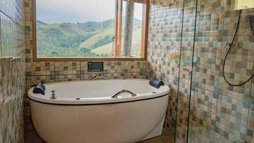 Superior Bungalow | Deep soaking bathtub