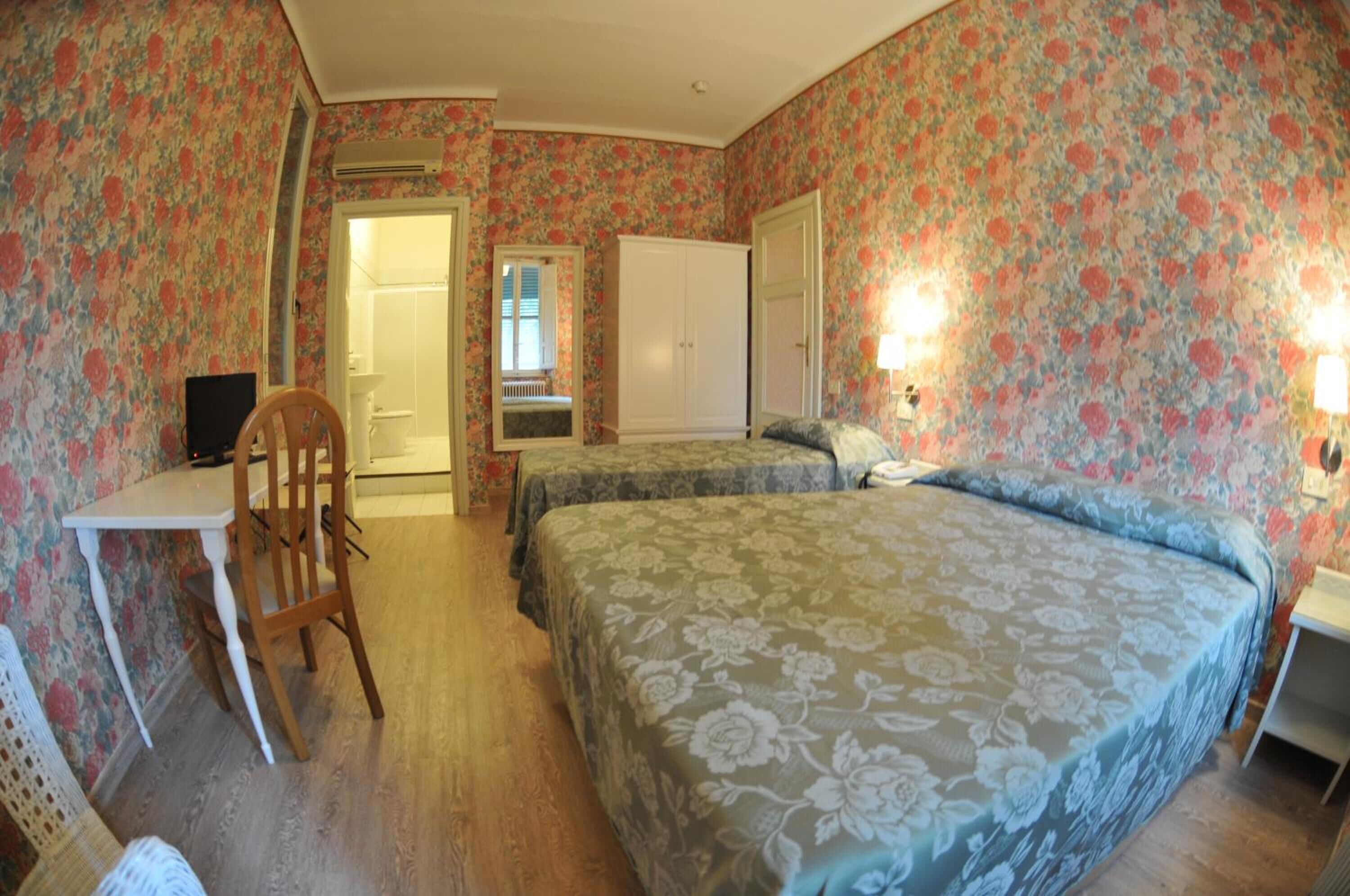 in-room safe, desk, soundproofing, free wifi