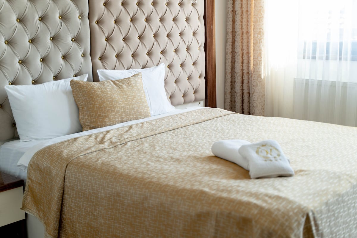 1 bedroom, premium bedding, minibar, in-room safe