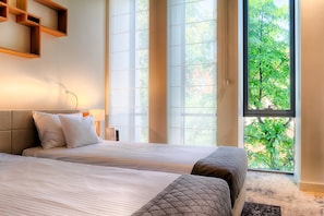 Twin Room | Premium bedding, in-room safe, desk, laptop workspace