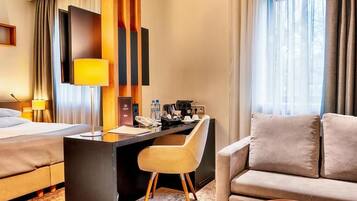 Standard Double Room, 1 Queen Bed with Sofa bed | 1 bedroom, premium bedding, in-room safe, desk