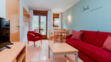 Apartment, 1 Bedroom | Blackout drapes, cribs/infant beds, free WiFi, bed sheets