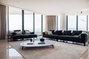 Luxury Penthouse, 3 Bedrooms, Ensuite, City View | Living area - Central Park Residence (Nicosia)