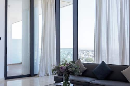 Luxury-Apartment, 2 Schlafzimmer, 2 Bäder, Stadtblick | Wohnbereich