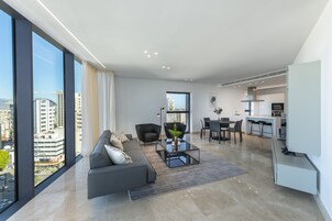 Luxury Apartment, 2 Bedrooms, 2 Bathrooms, City View | Premium bedding, in-room safe, individually decorated