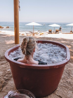 Body treatments, aromatherapy, hot stone massages, Swedish massages - Xinalani  (Quimixto)
