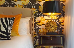 Suite (2) | Minibar, decoración personalizada, muebles diferentes y escritorio 