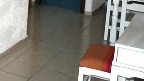 シャワー、ヘアドライヤー、タオル