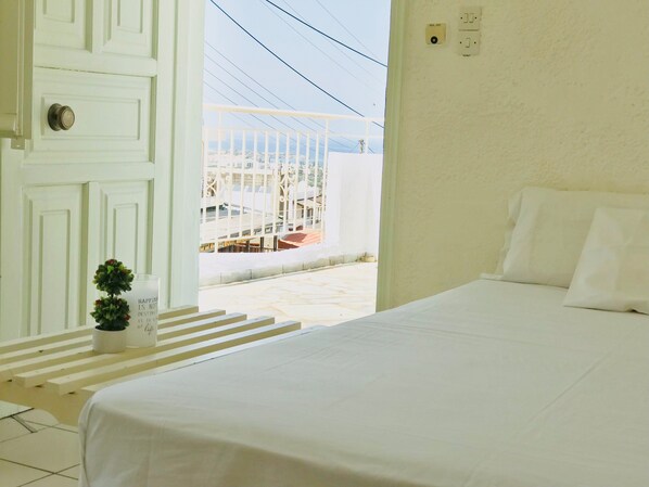 In-room safe, individually furnished, desk, soundproofing