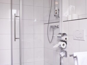 Single Room, Ensuite | Bathroom - Hotel Restaurant Knechtstedener Hof (Dormagen)