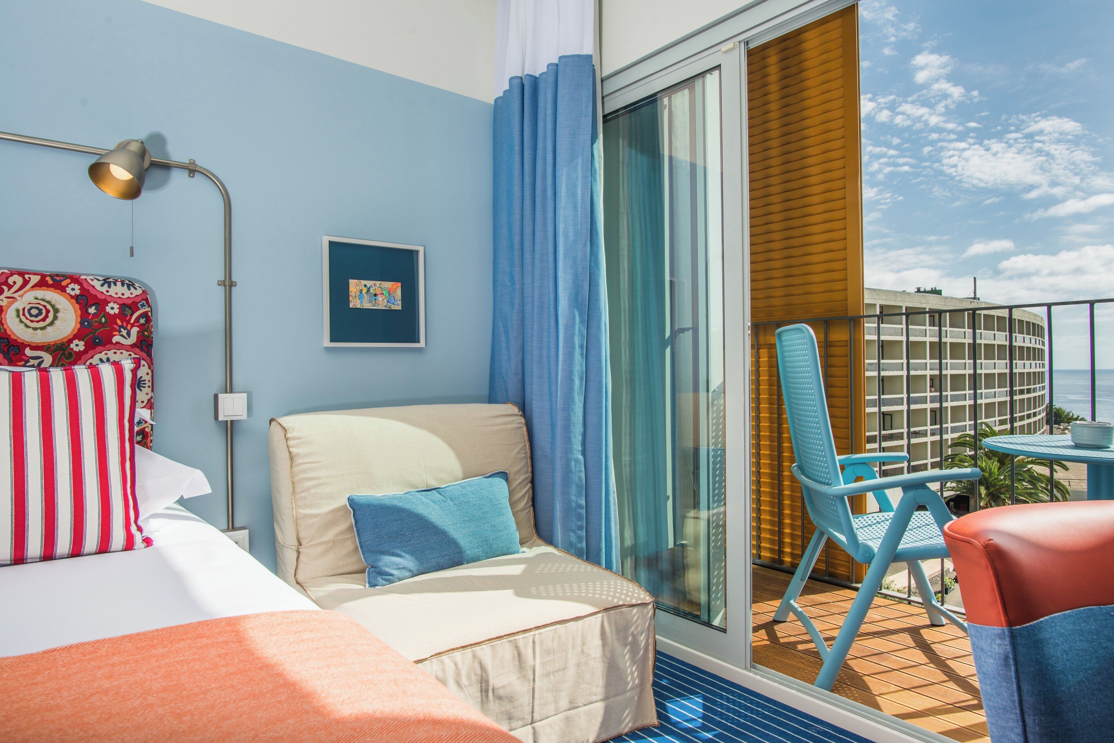 In-room safe, desk, soundproofing, free WiFi