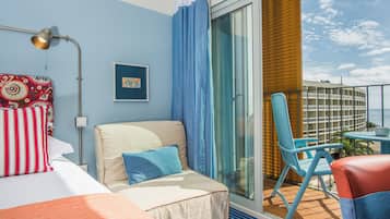 In-room safe, desk, soundproofing, free WiFi