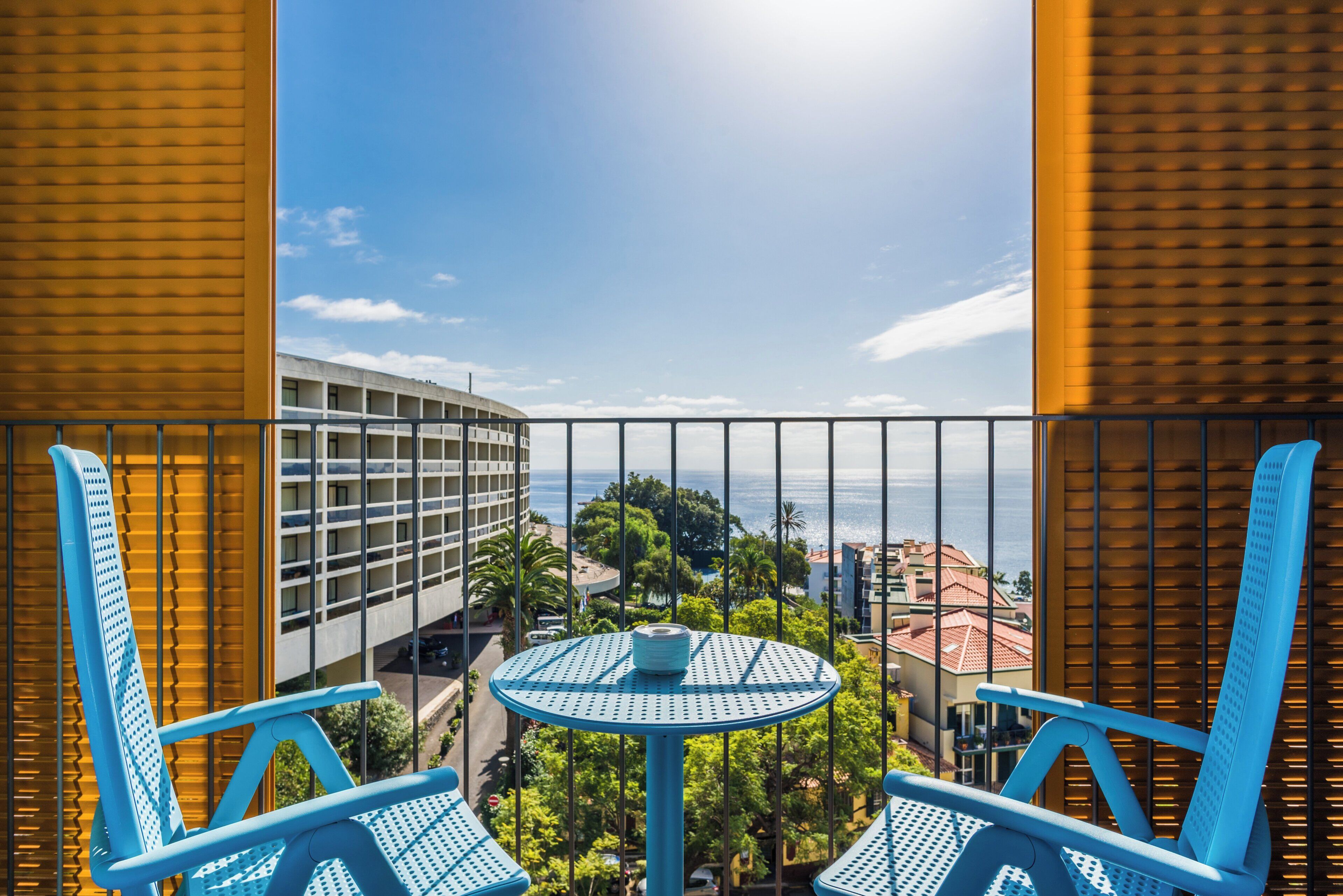 Deluxe Studio, Sea View | Balcony