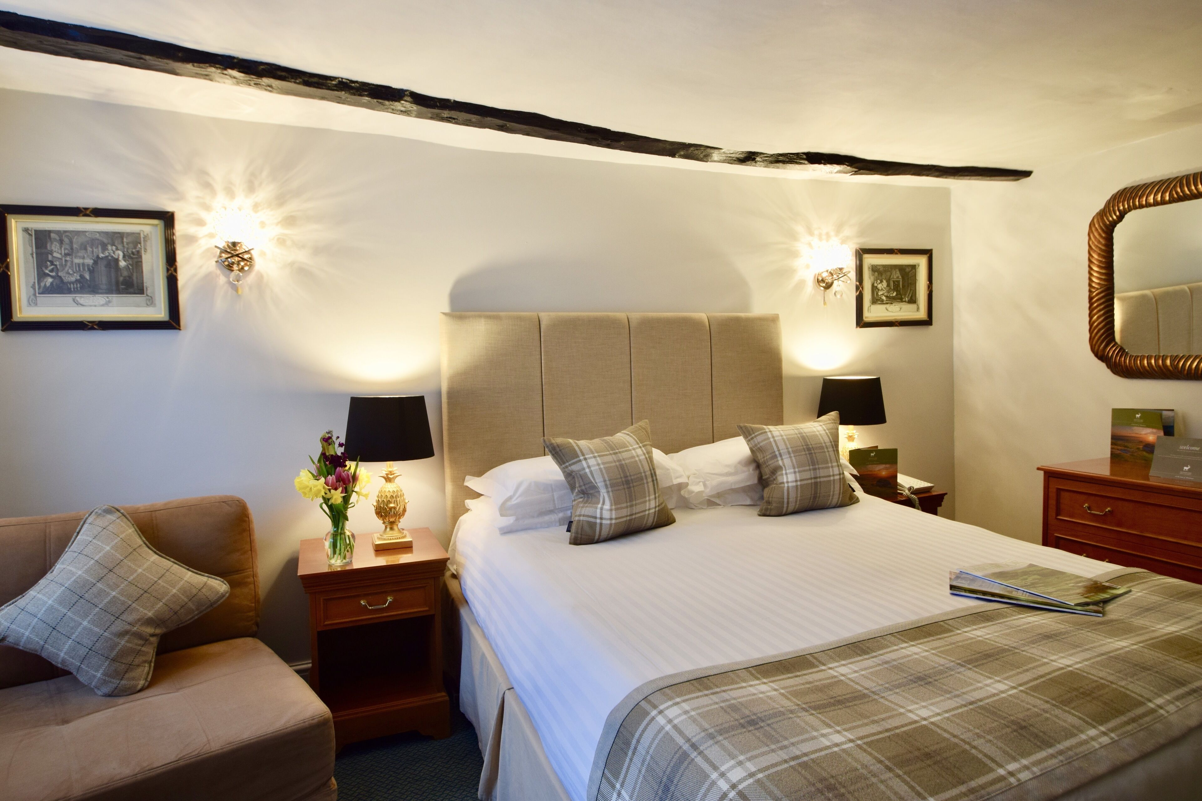 Double Room | In-room safe, iron/ironing board, free WiFi, bed sheets