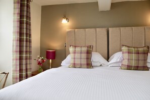 Standard Double or Twin Room | In-room safe, iron/ironing board, free WiFi, bed sheets