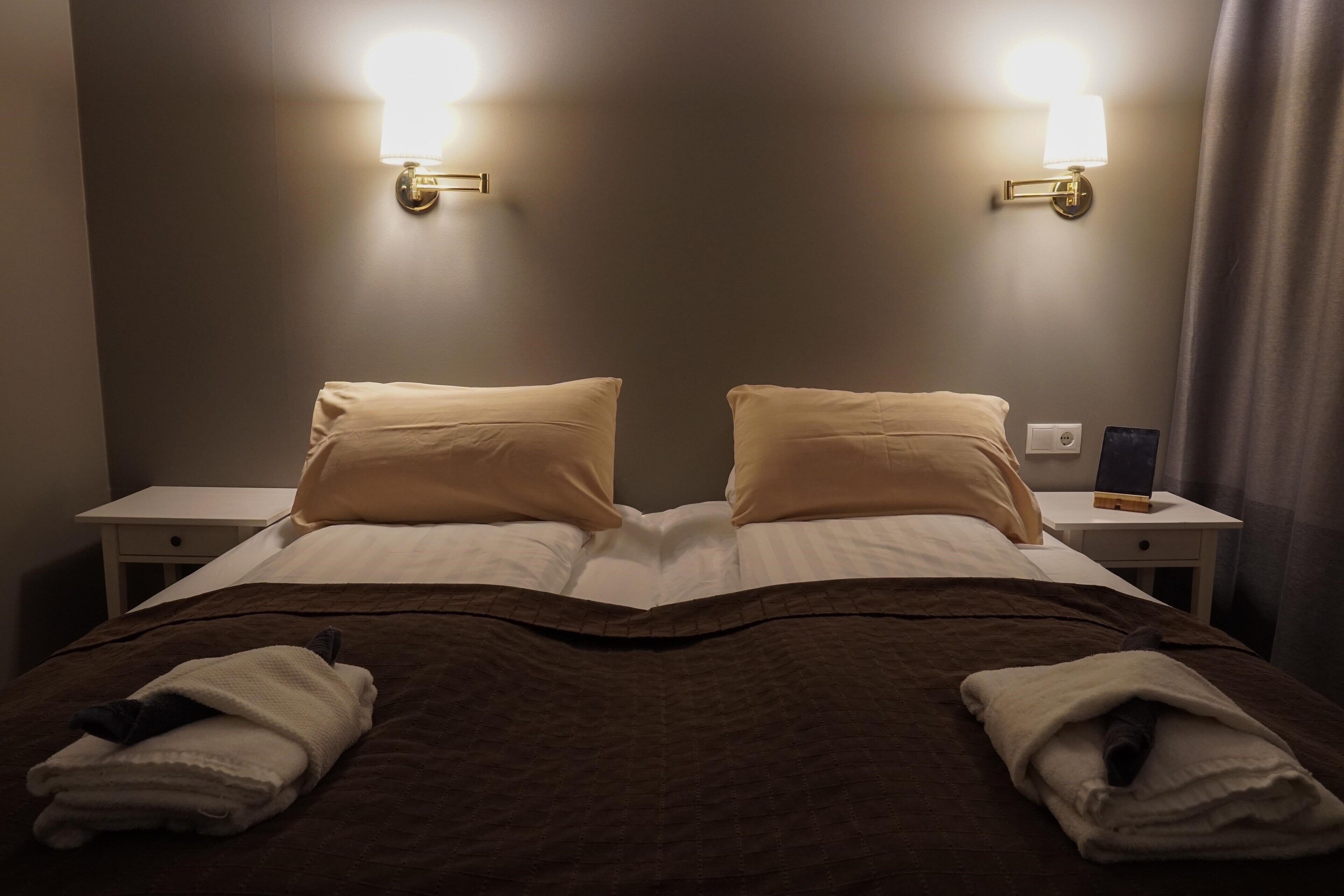 double or twin room with hot tub and sauna access | desk, laptop workspace, free wifi, bed sheets