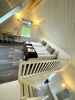Cottage, 2 Bedrooms, River View, with Hot Tub and Sauna Access | Desk, laptop workspace, free WiFi, bed sheets