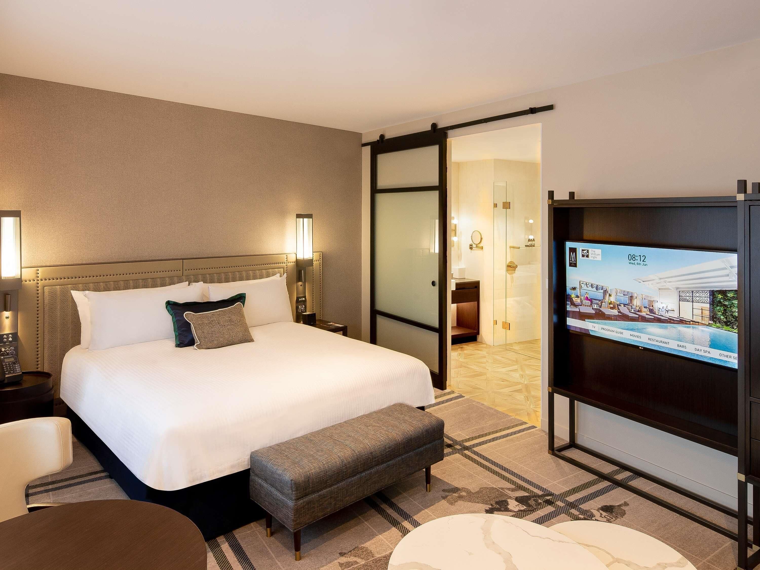 Suite Supérieure, 1 très grand lit | Draps en coton égyptien, literie de qualité supérieure, minibar