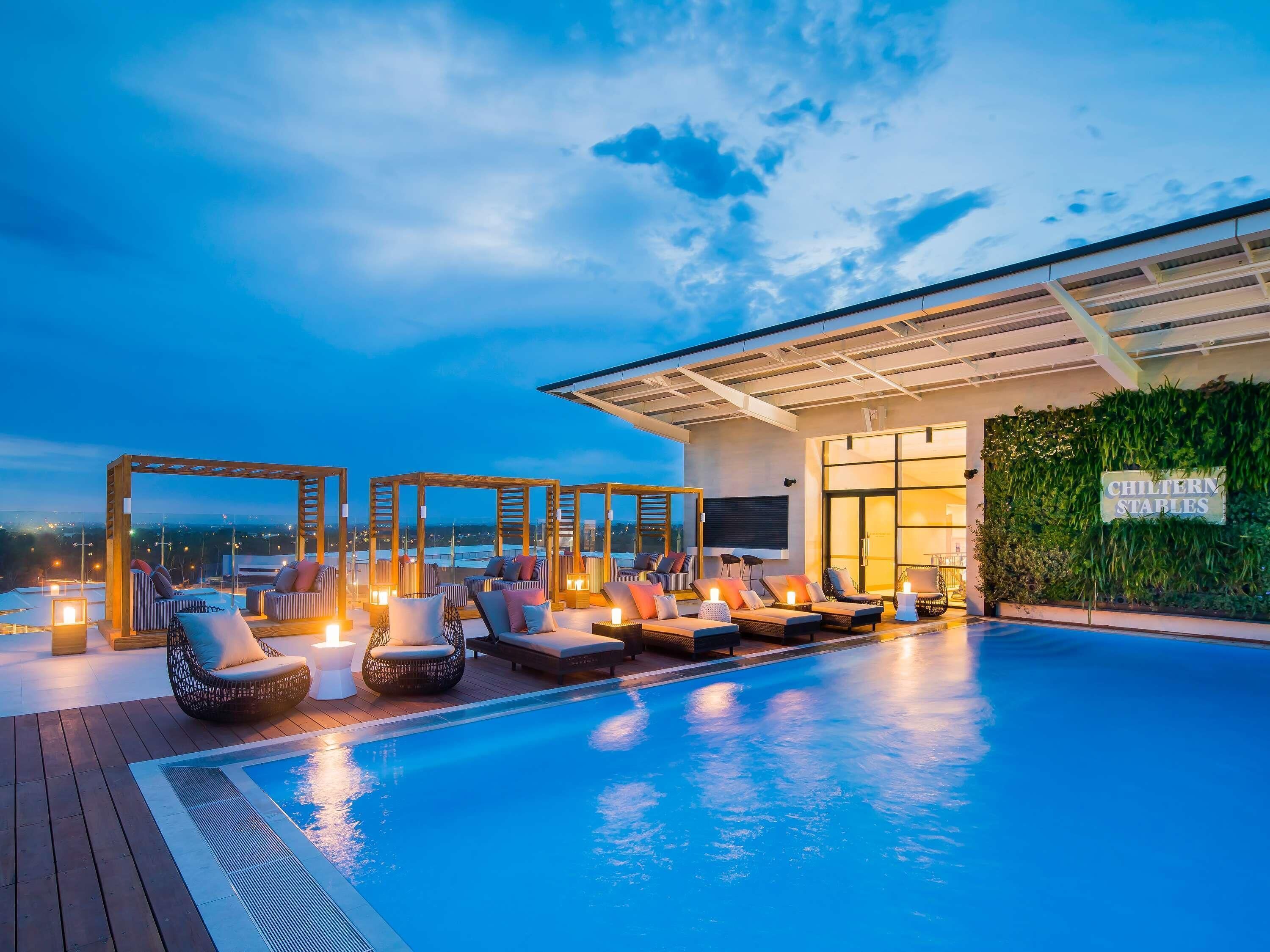 Outdoor pool, free pool cabanas, pool loungers
