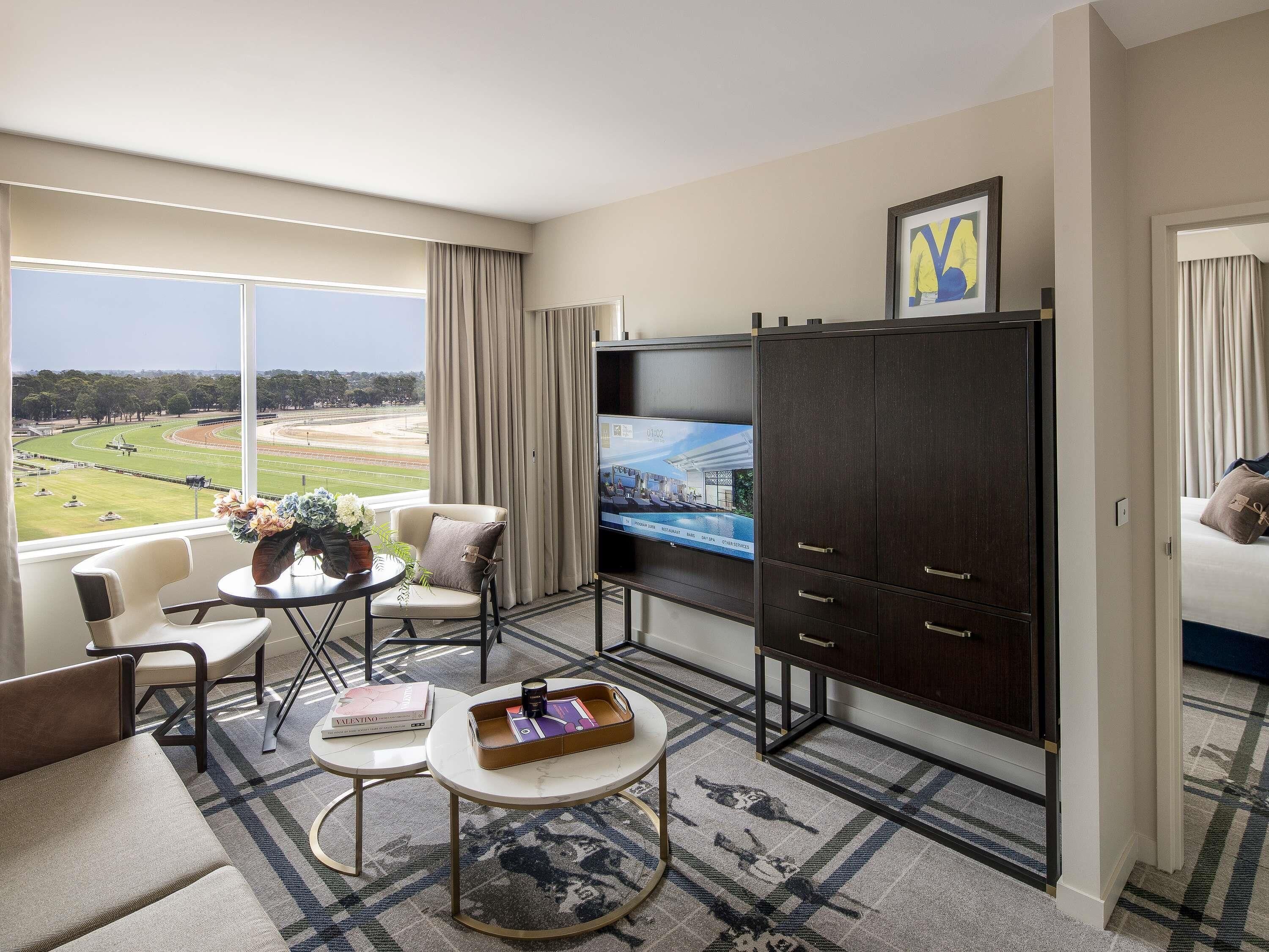 Executive Suite, 1 King Bed | Egyptian cotton sheets, premium bedding, minibar, in-room safe