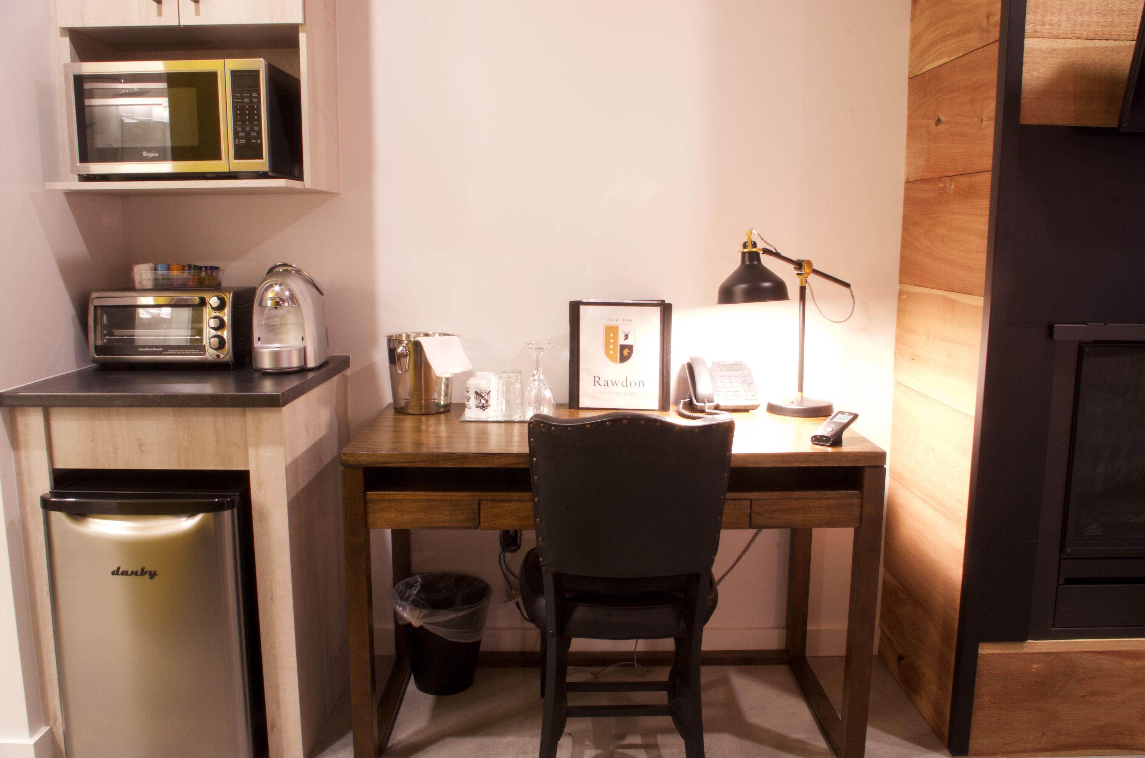 laptop workspace, soundproofing, free wifi, bed sheets