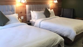 Standard Room, 2 Queen Beds | 1 bedroom, laptop workspace, soundproofing, free WiFi