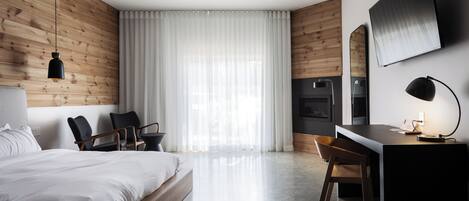 Standard Room, 1 King Bed | Laptop workspace, soundproofing, free WiFi, bed sheets