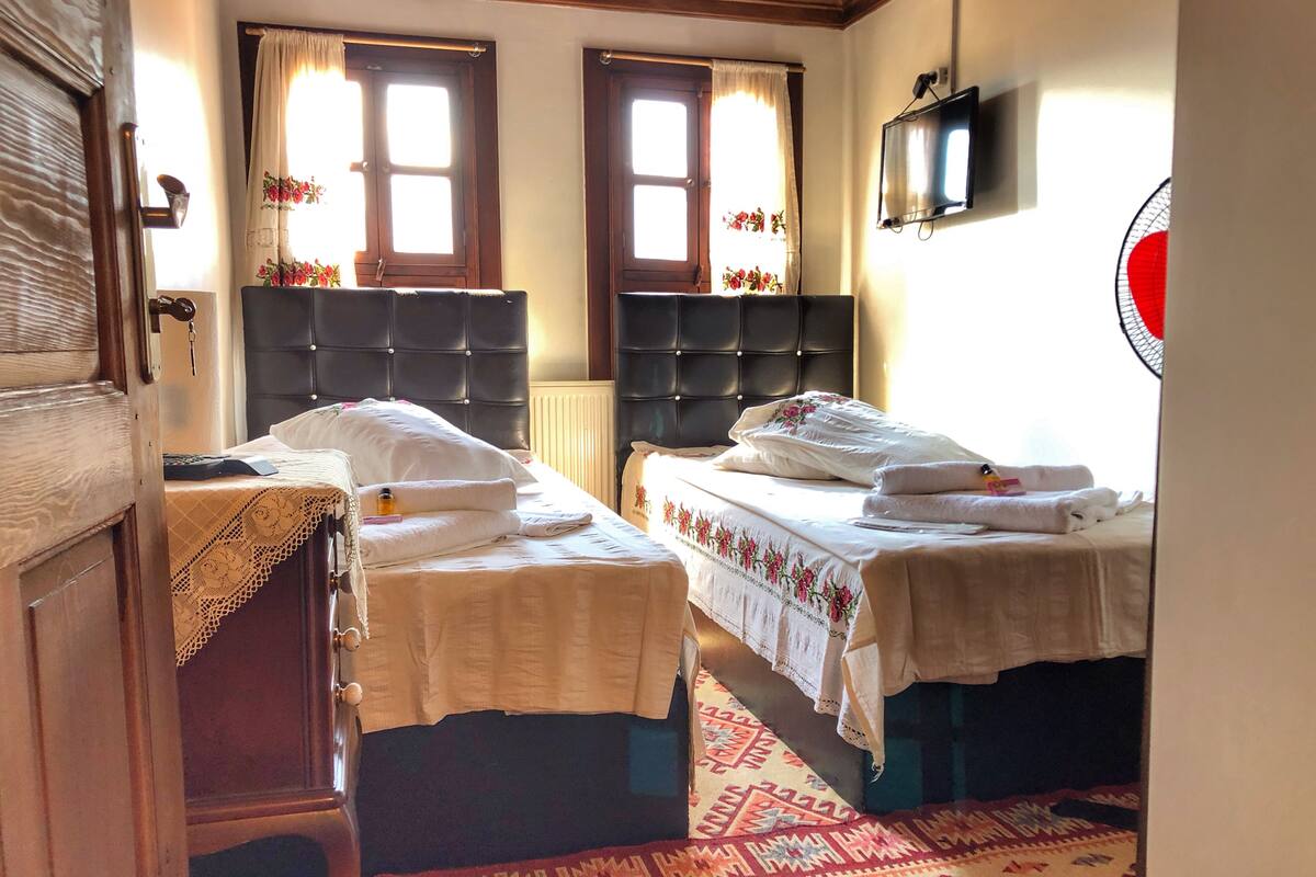 Habitación Elite, 1 habitación, no fumadores, vistas a la ciudad | Sábanas de algodón egipcio y ropa de cama de alta calidad