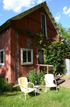 Room - Whispering Pines Bed and Breakfast (Nebraska City)
