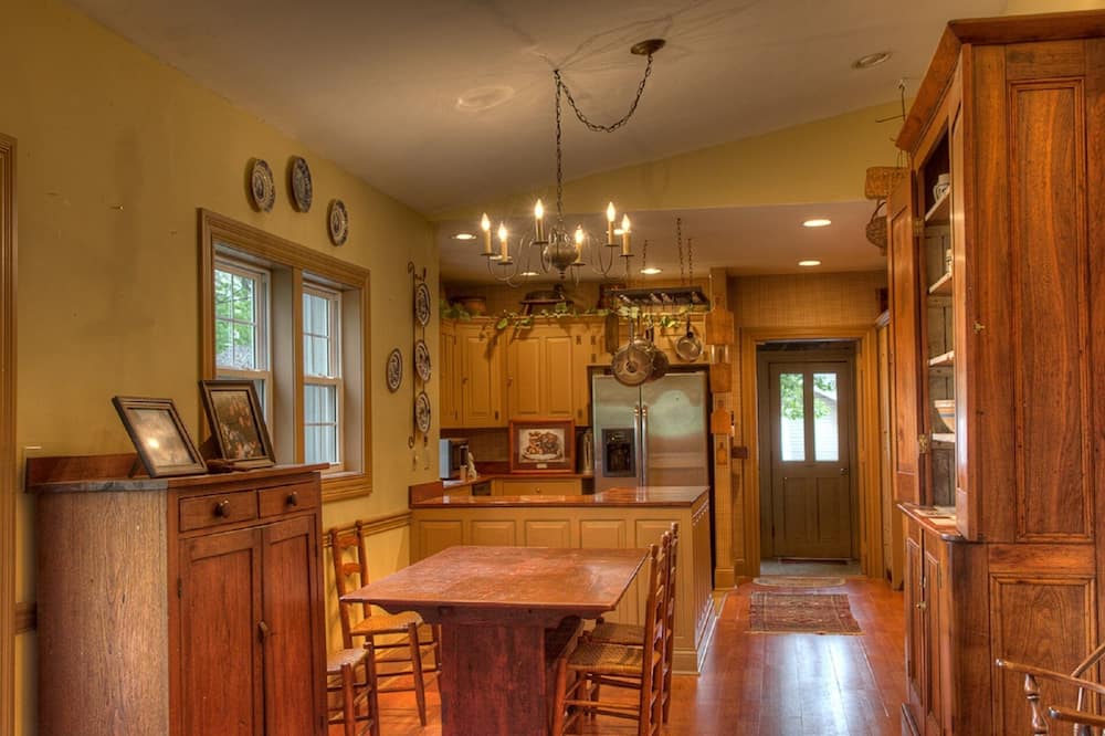 Emma's Bed and Breakfast - Catawba, OH