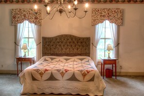 Room, Private Bathroom (Abby's Hideaway (Springfield))