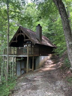 Front of property - Gatlinburg Adventure Cabins (Sevierville)