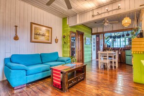 Living area - Saigon Bay Bed & Breakfast (Bocas del Toro)
