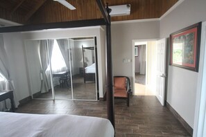 Executive Townhome, 2 Bedrooms, Bathtub | 1 bedroom, in-room safe, desk, iron/ironing board