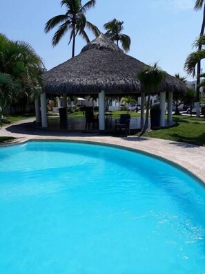 Outdoor pool - Casa Elena (Mazatlán)