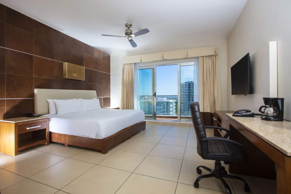 1 bedroom, in-room safe, desk, laptop workspace